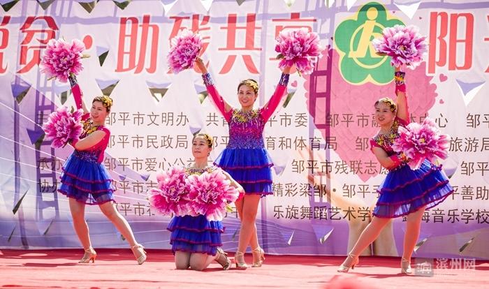 联合军乐团怎么做到“千人如一人”联合军乐团如何达成千人如一人的和谐境界